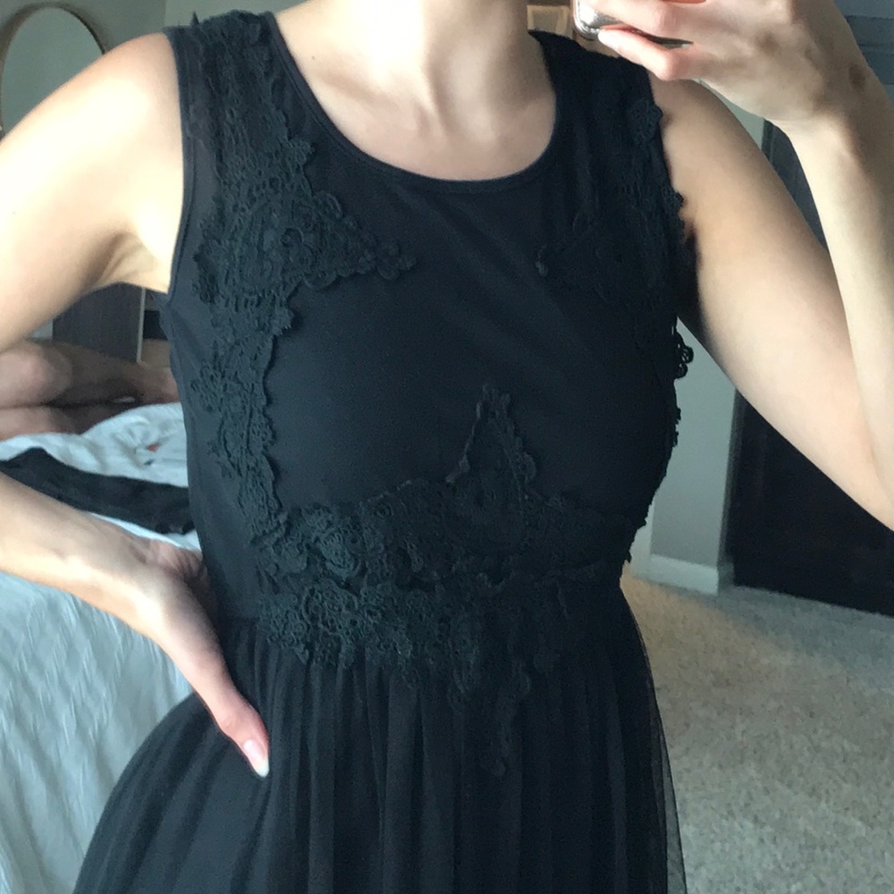 Hearts & Bows Lace Maxi Dress - Picture 4 of 6
